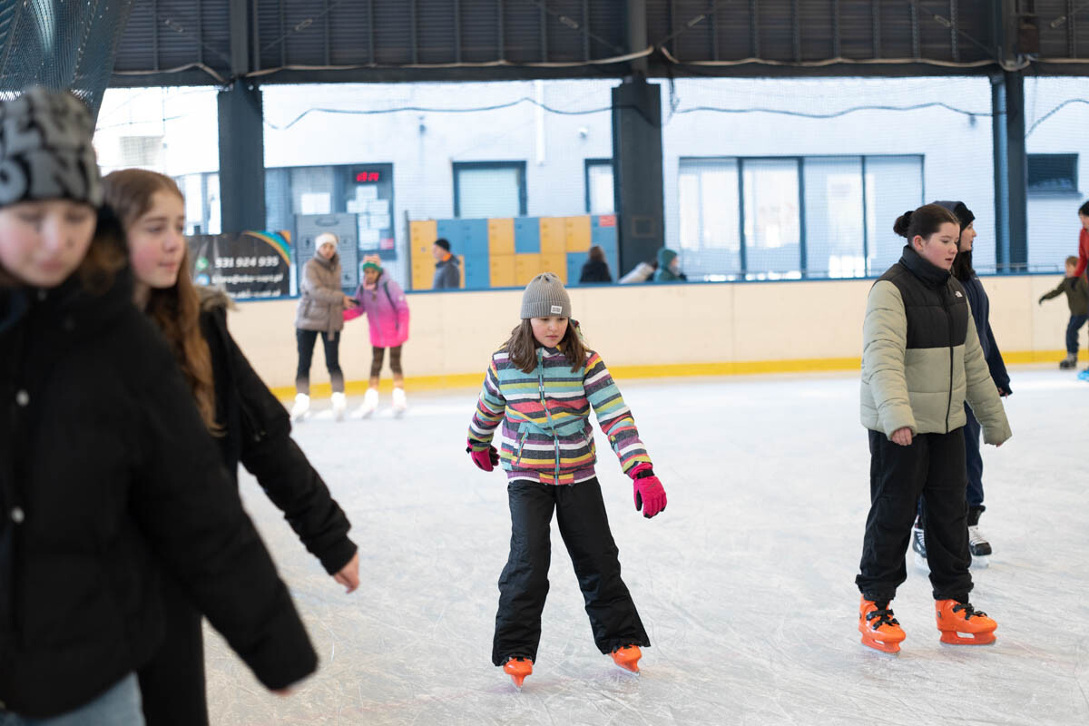 Sezon łyżwiarski oficjalnie rozpoczęty! Za nami otwarcie lodowiska na Burloch Arenie [FOTO / fot. Marek Faber