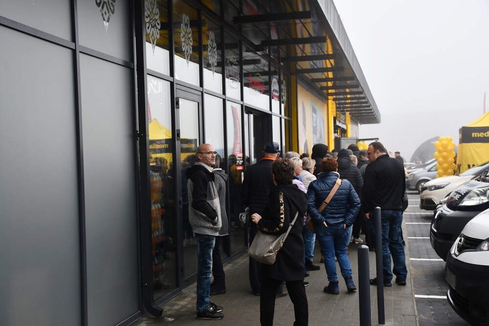 Otwarcie nowego parku handlowego w Czarnym Lesie.