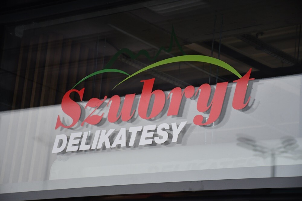 Otwarcie nowego parku handlowego w Czarnym Lesie.