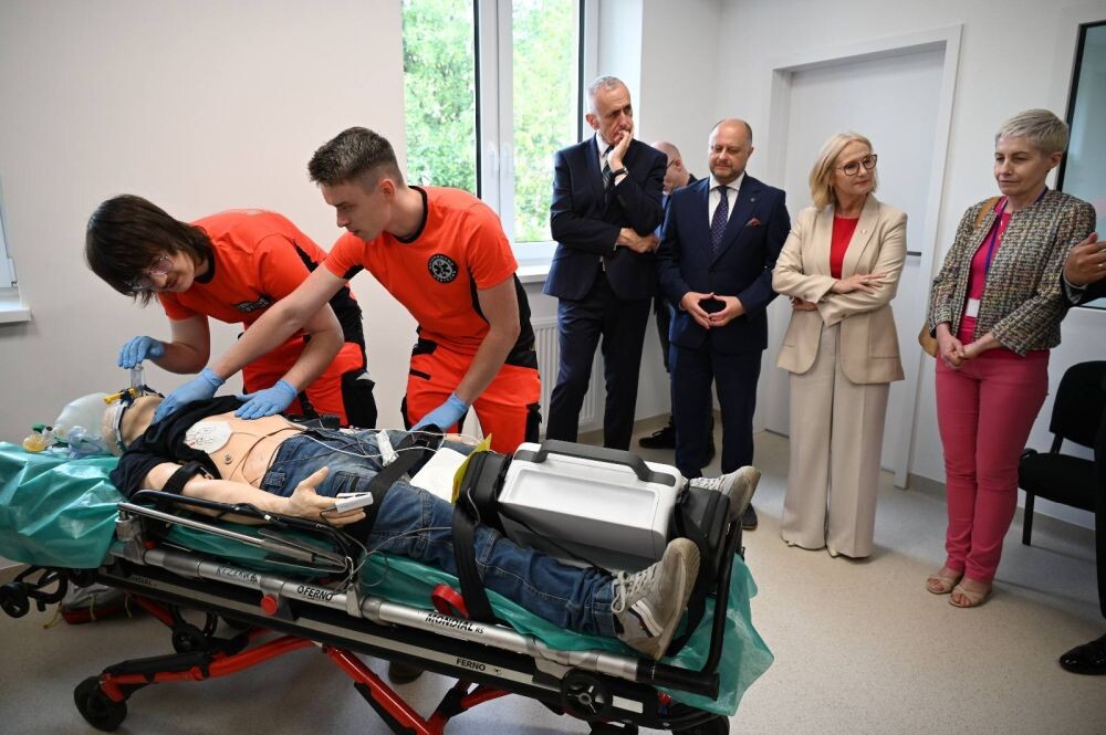 Za nami oficjalne otwarcie nowej siedziby pogotowia ratunkowego/fot. FB Michał Pierończyk