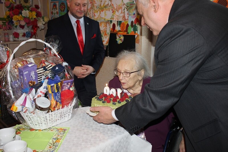 Pani Maria Otrząsek z Rudy Śląskiej świętowała dziś 100. urodziny