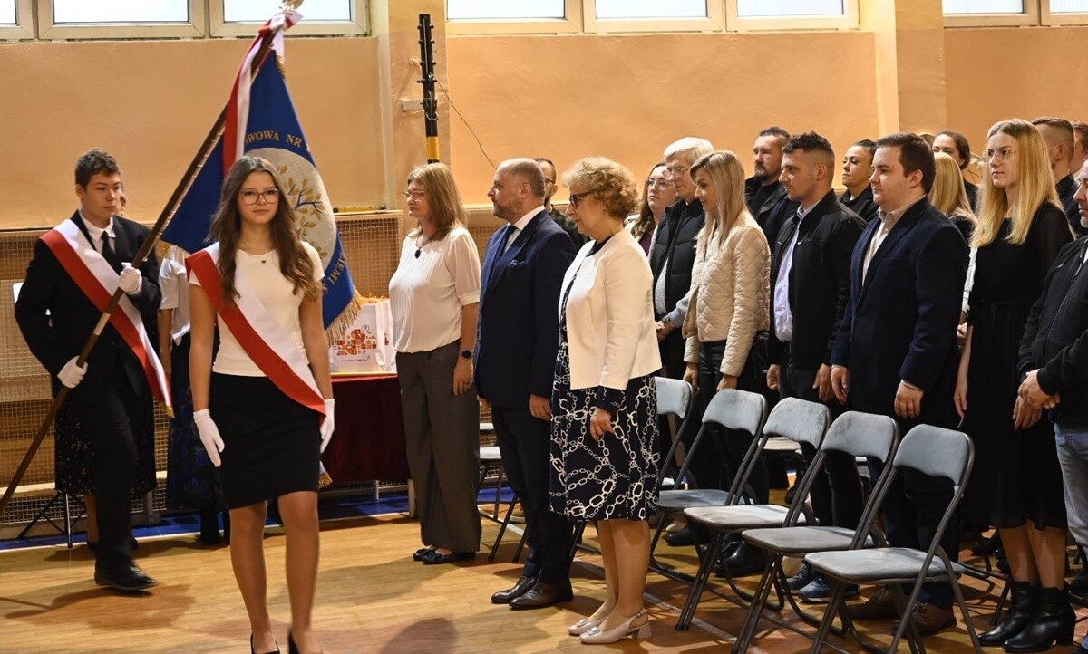 Pasowanie pierwszoklasistów na uczniów w Szkole Podstawowej nr 8. / fot. UM Ruda Śląska