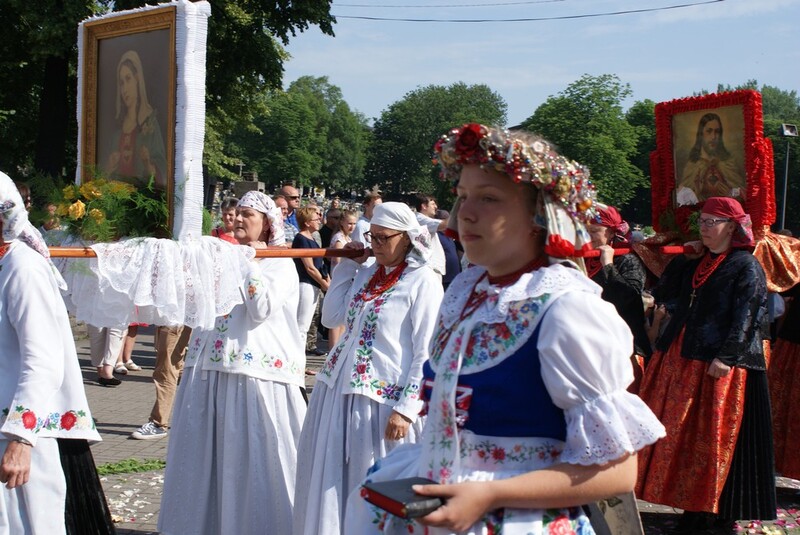 PIękna procesja Bożego Ciała na Lipinach [ZDJĘCIA]