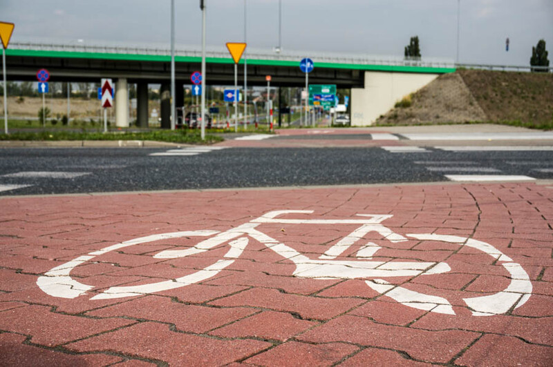 Pierwszeństwo rowerzystów na przejeździe - policja wyjaśnia wątpliwości