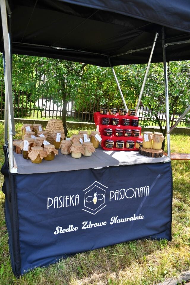 Znów zapachniało chlebem w Rudzie! Przy zabytkowym piekaroku odbył się piknik wiosenny. 

fot. Jacek Knapik