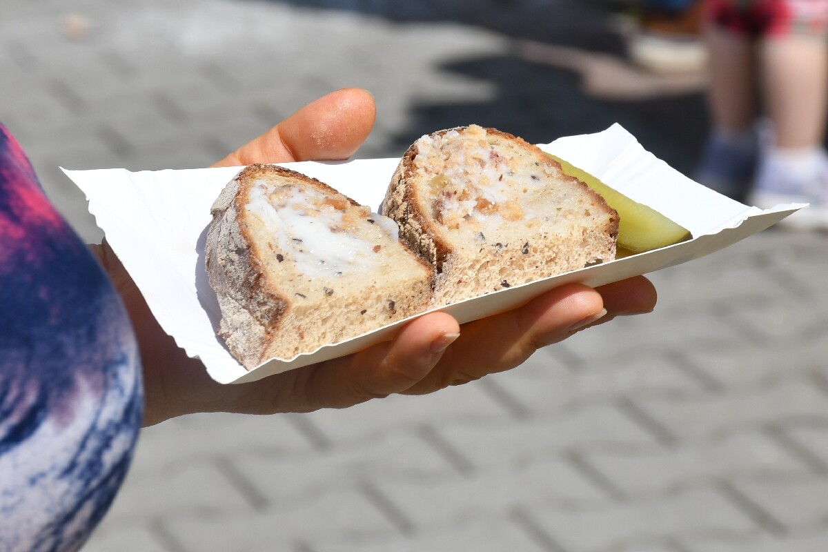 Znów zapachniało chlebem w Rudzie! Przy zabytkowym piekaroku odbył się piknik wiosenny. 

fot. Jacek Knapik