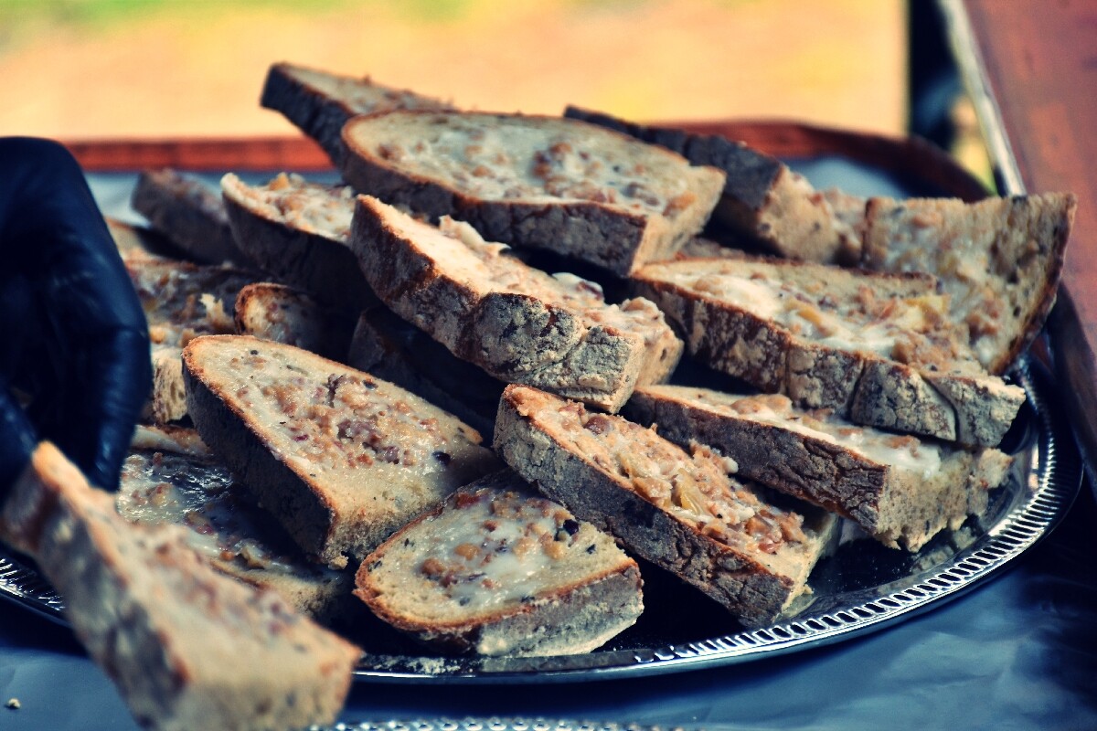 Znów zapachniało chlebem w Rudzie! Przy zabytkowym piekaroku odbył się piknik wiosenny. 

fot. Jacek Knapik