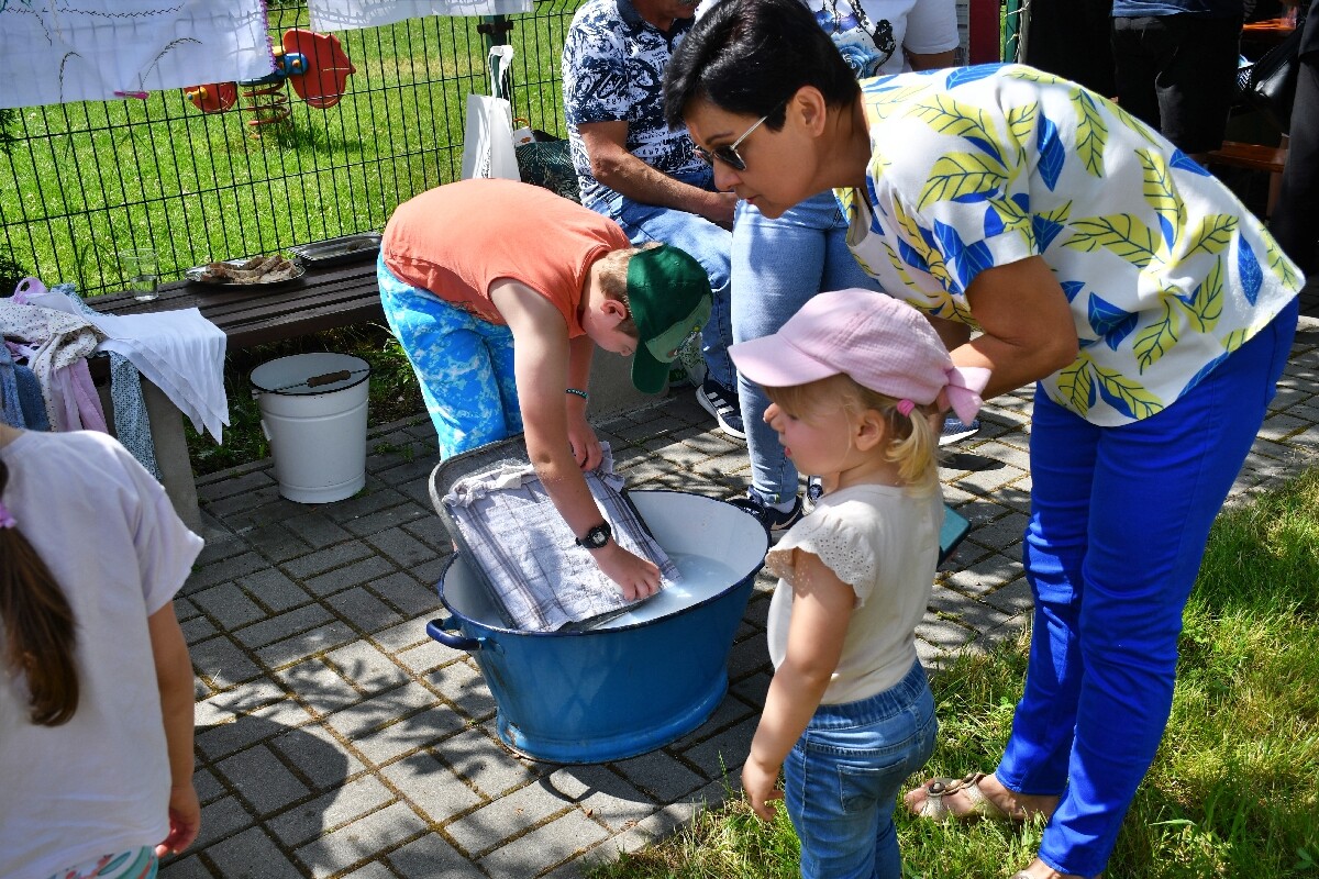 Znów zapachniało chlebem w Rudzie! Przy zabytkowym piekaroku odbył się piknik wiosenny. 

fot. Jacek Knapik