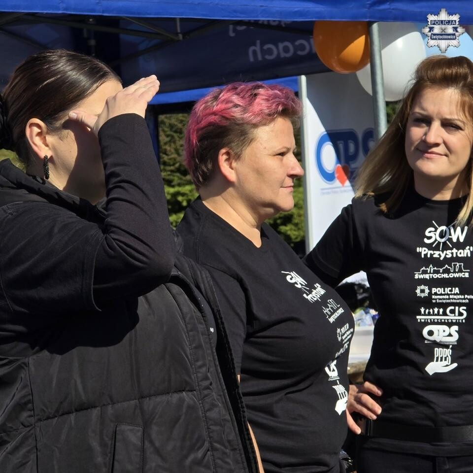 Piknik przeciw przemocy w Świętochłowicach – edukacja, zabawa i policyjne kino [ZDJĘCIA] / fot. KMP Świętochłowice