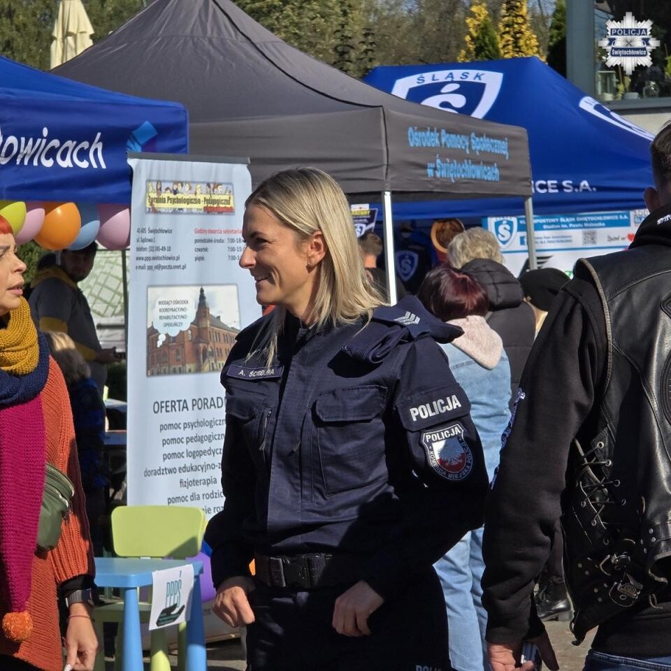 Piknik przeciw przemocy w Świętochłowicach – edukacja, zabawa i policyjne kino [ZDJĘCIA] / fot. KMP Świętochłowice