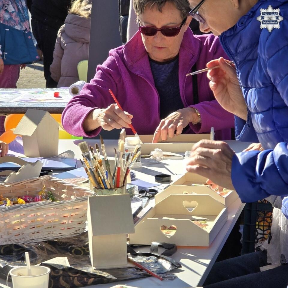 Piknik przeciw przemocy w Świętochłowicach – edukacja, zabawa i policyjne kino [ZDJĘCIA] / fot. KMP Świętochłowice