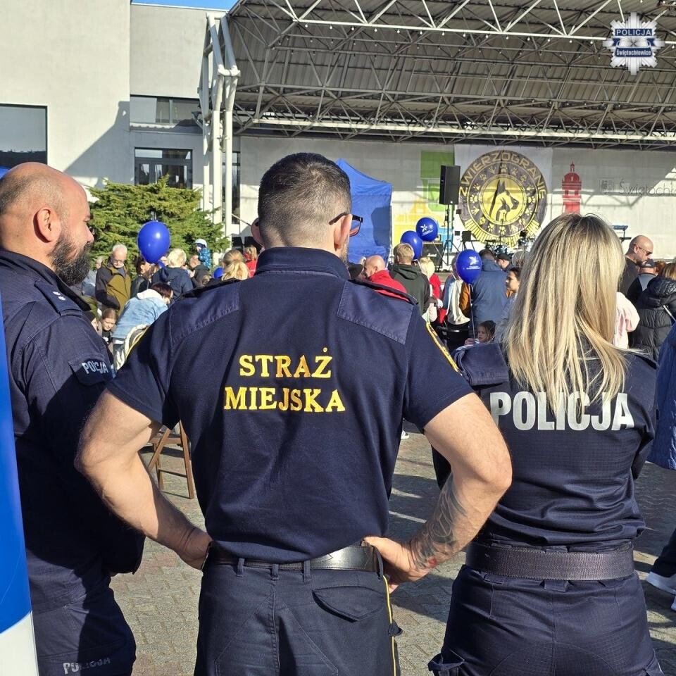 Piknik przeciw przemocy w Świętochłowicach – edukacja, zabawa i policyjne kino [ZDJĘCIA] / fot. KMP Świętochłowice