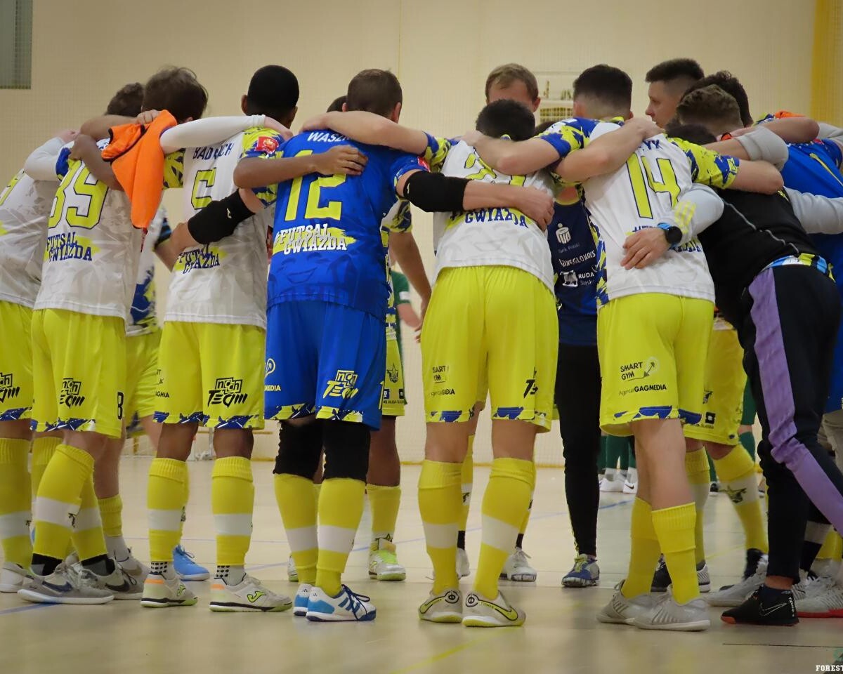 Rozpędzony lider tabeli PKO Gwiazda Ruda Śląska pokonuje wicelidera tabeli AZS Uniwersytet Śląski Katowice aż 7-0!