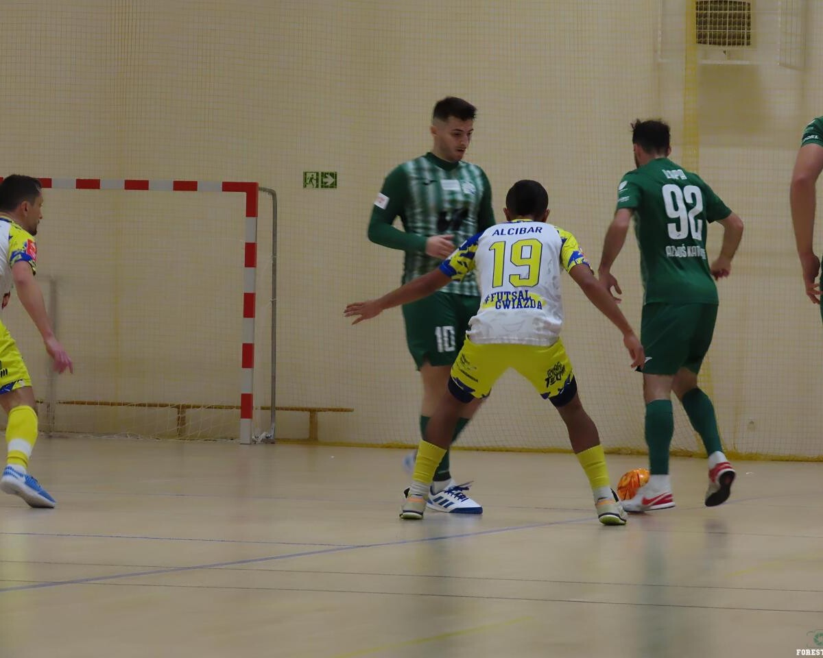 Rozpędzony lider tabeli PKO Gwiazda Ruda Śląska pokonuje wicelidera tabeli AZS Uniwersytet Śląski Katowice aż 7-0!