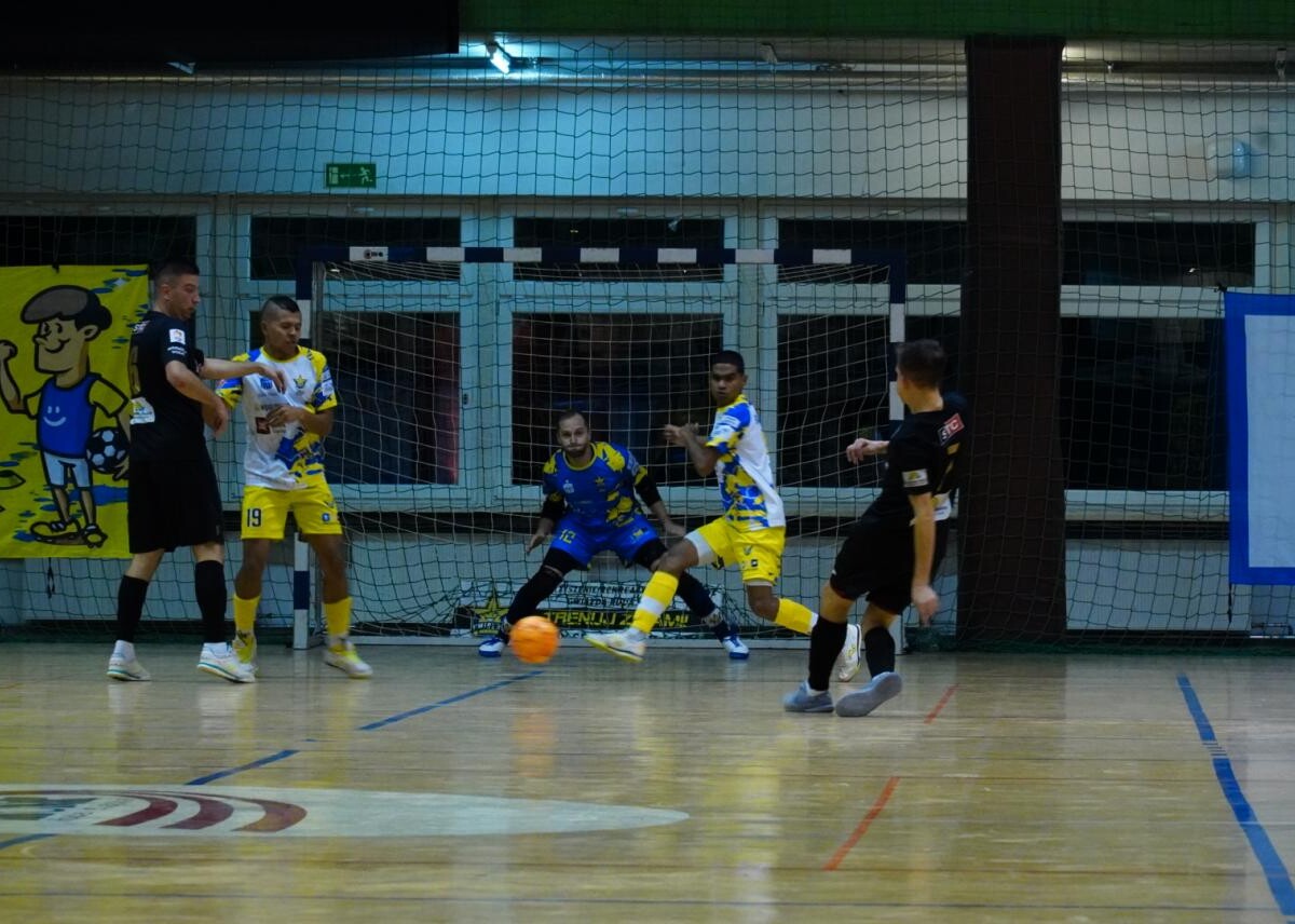 PKO Gwiazda Ruda Śląska odnosi spektakularne zwycięstwo 7-3 nad FC Silesia Box Siemianowice Śląskie w 8. Kolejce Polskiej Ligi Futsalu / fot. Marek Mazur