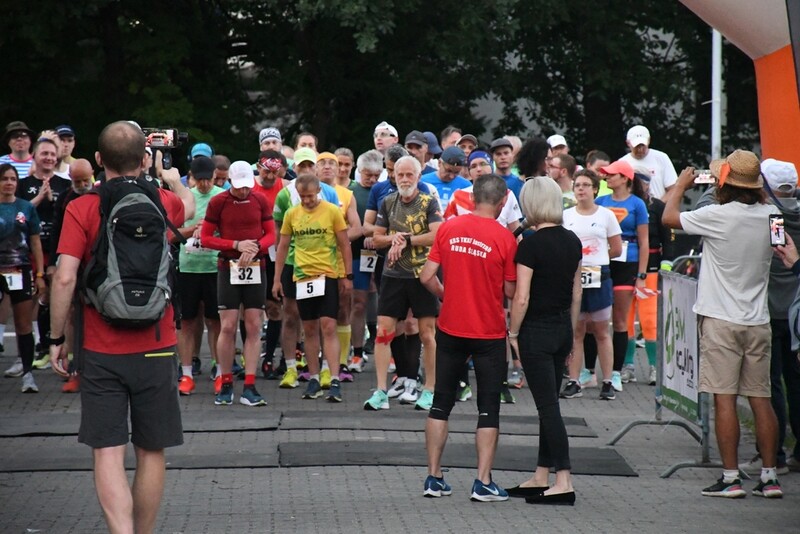 Po raz 25. pobiegną przez 12 godzin. Biegowa rywalizacja już w najbliższą sobotę!