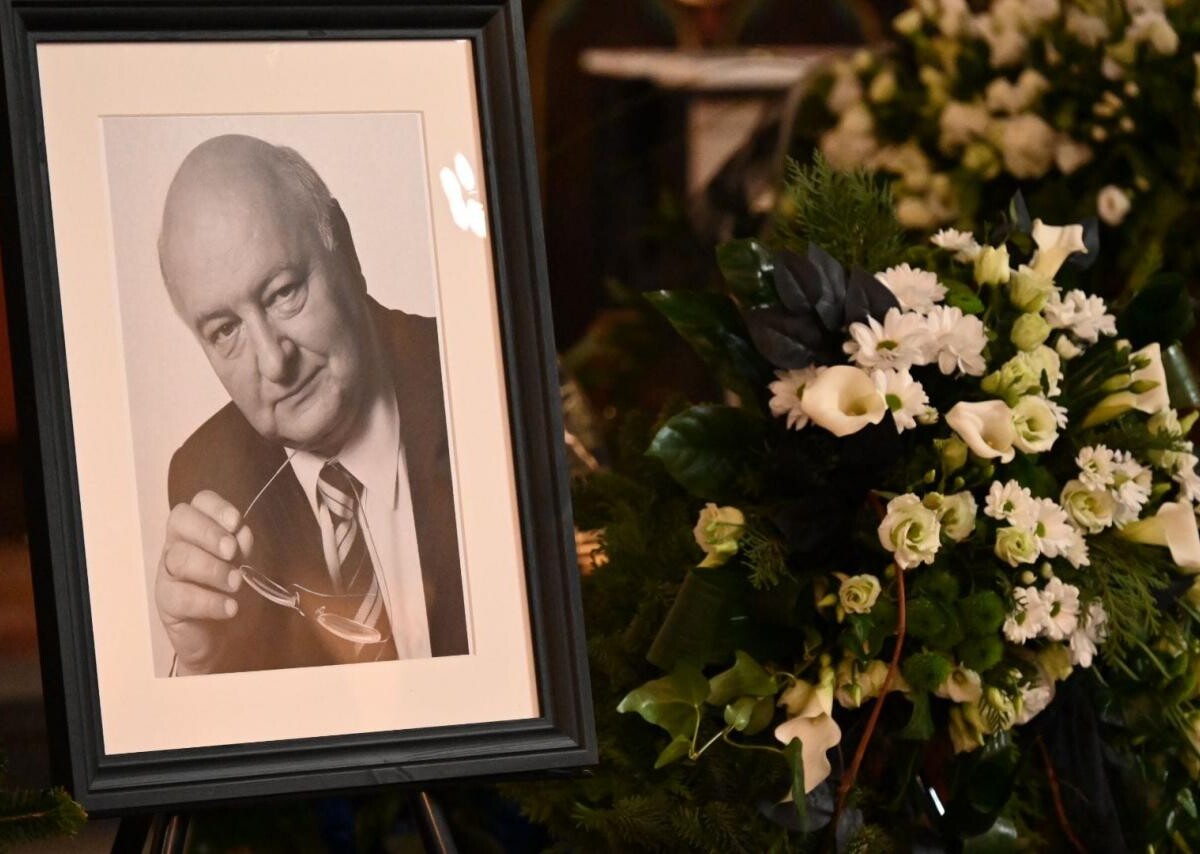 Dziś, Ruda Śląska pożegnała swojego byłego prezydenta, Andrzeja Stanię, który zmarł w wieku 76 lat. Uroczystości odbyły się w parafii Trójcy Przenajświętszej w Kochłowicach/ fot. Michał Pierończyk FB