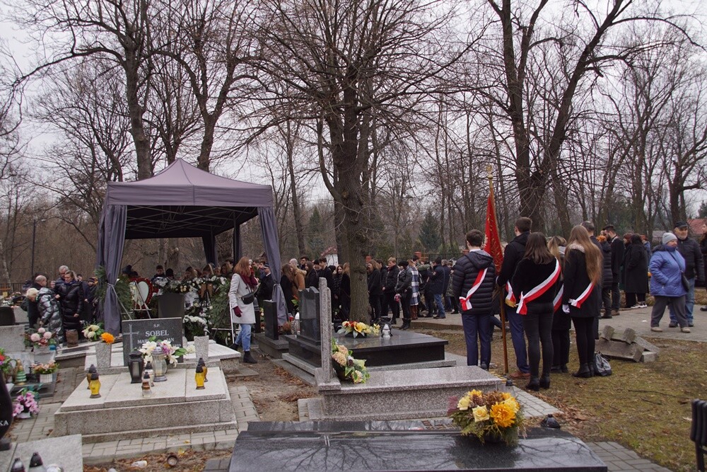 Rudzianie pożegnali Elżbietę Żurek - nauczycielkę i społeczniczkę. Organizował wiele akcji charytatywnych, dzięki czemu pomogła wielu osobom.