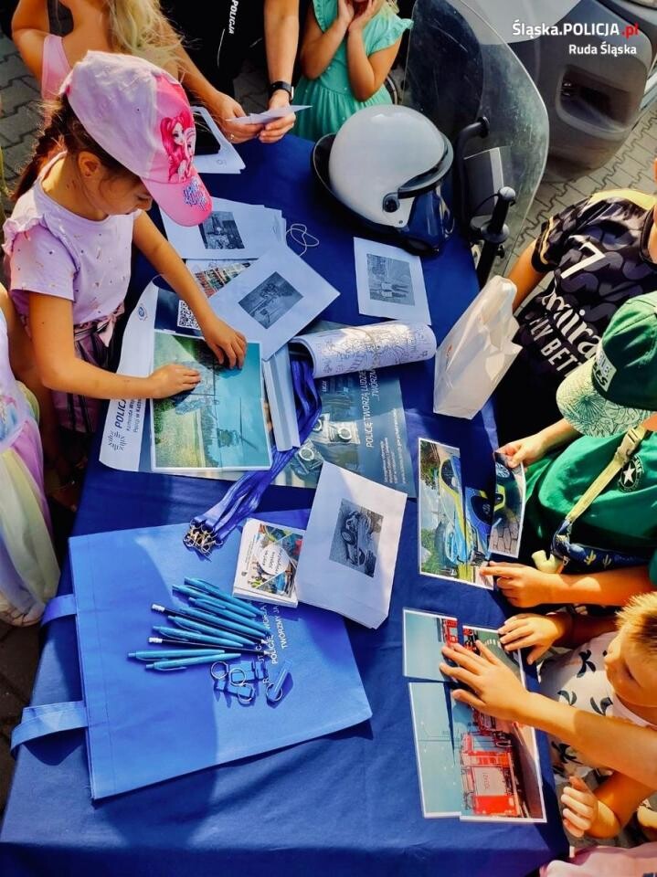 Mimo że wakacyjne miesiące dobiegły końca, słońce i ciepłe dni wciąż zapraszają do zabawy / fot. KMP Ruda Śląska
