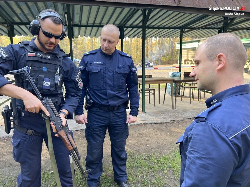 Policjanci z Rudy Śląskiej doskonalili swoje umiejętności na strzelnicy