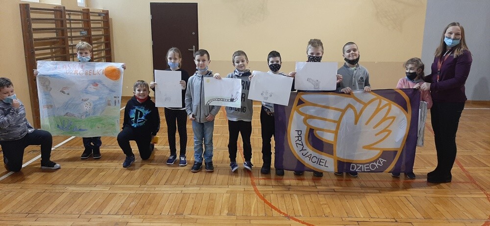 Ferie zimowe dobiegły końca. W tym czasie, w rudzkiej Szkole Podstawowej nr 24, zorganizowano półkolonie dla najmłodszych uczniów. Przez pięć dni ponad trzydziestoosobowa grupa dzieci bawiła się i uczyła.