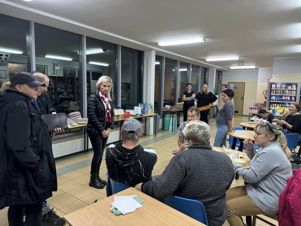 Przekazanie darów dla gminy Grodków/fot. UM Grodków, FB Anna Krzysteczko