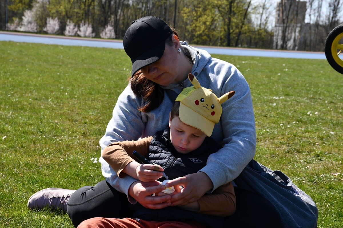 Tłumy dzieci na wielkanocnych poszukiwaniach jajek w Rudzie Śląskiej.
