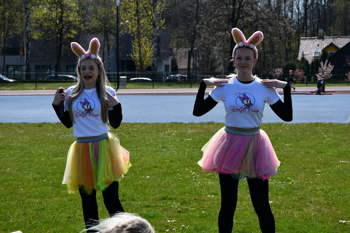 Tłumy dzieci na wielkanocnych poszukiwaniach jajek w Rudzie Śląskiej.