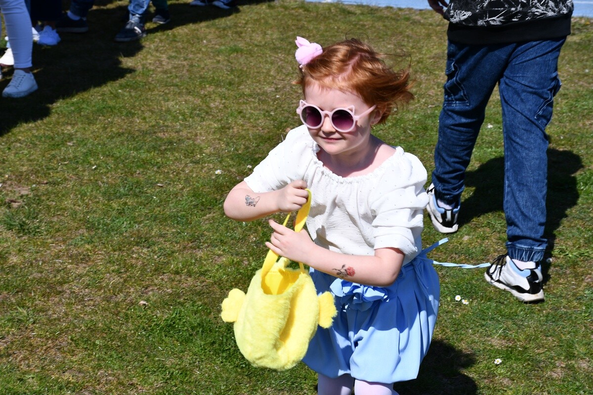 Tłumy dzieci na wielkanocnych poszukiwaniach jajek w Rudzie Śląskiej.