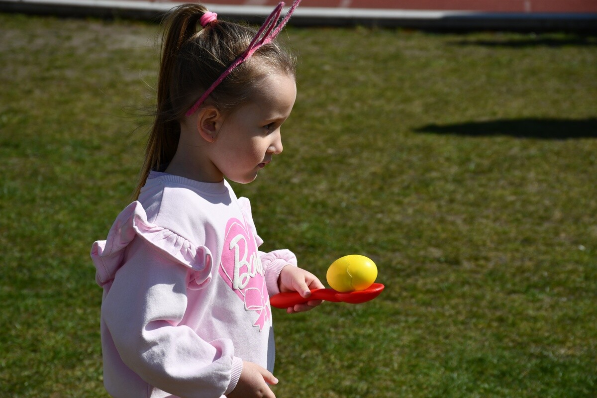 Tłumy dzieci na wielkanocnych poszukiwaniach jajek w Rudzie Śląskiej.