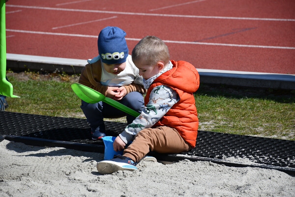 Tłumy dzieci na wielkanocnych poszukiwaniach jajek w Rudzie Śląskiej.