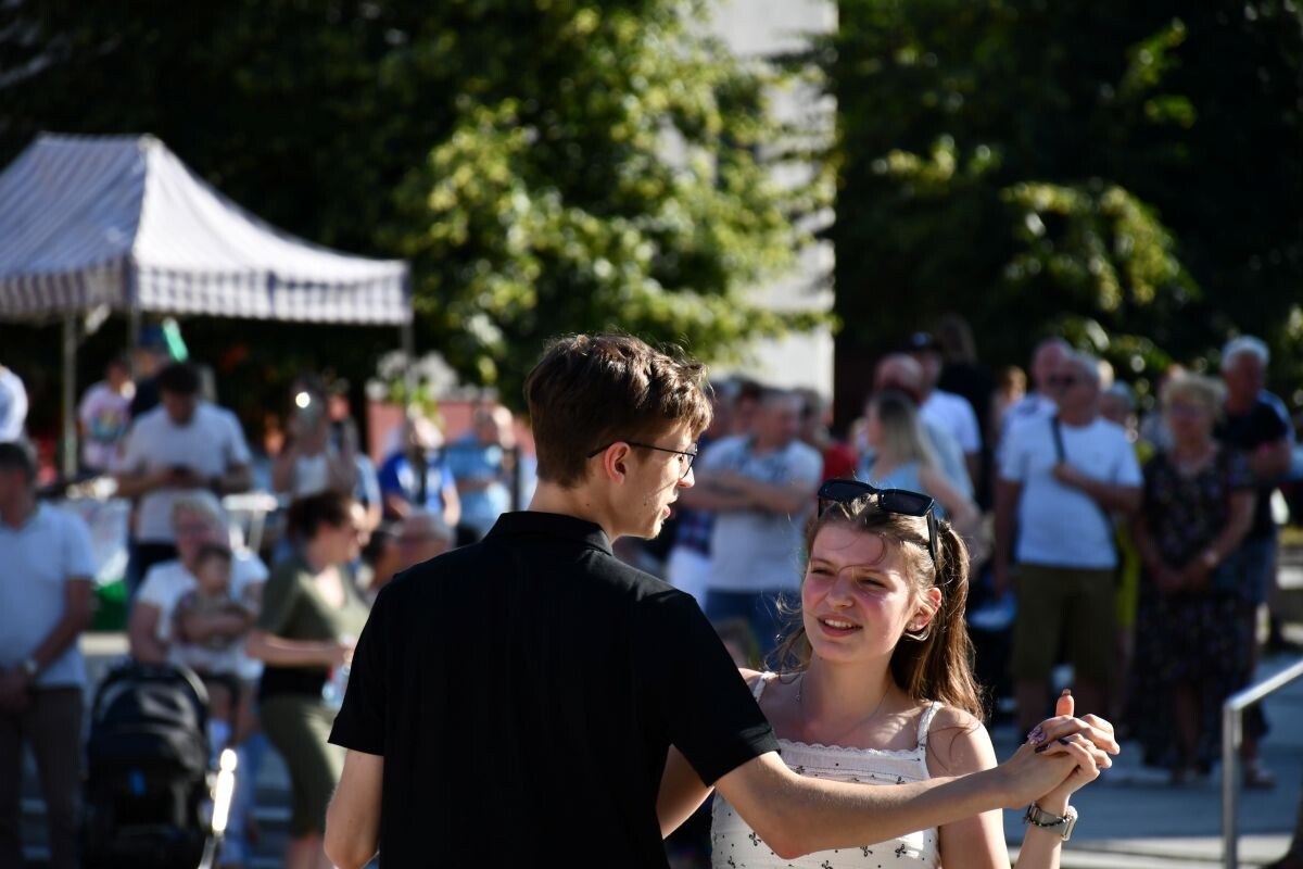 W niedzielne popołudnie, 29 czerwca na rudzkim rynku w dzielnicy Nowy Bytom odbyła się wyjątkowa taneczna zabawa!