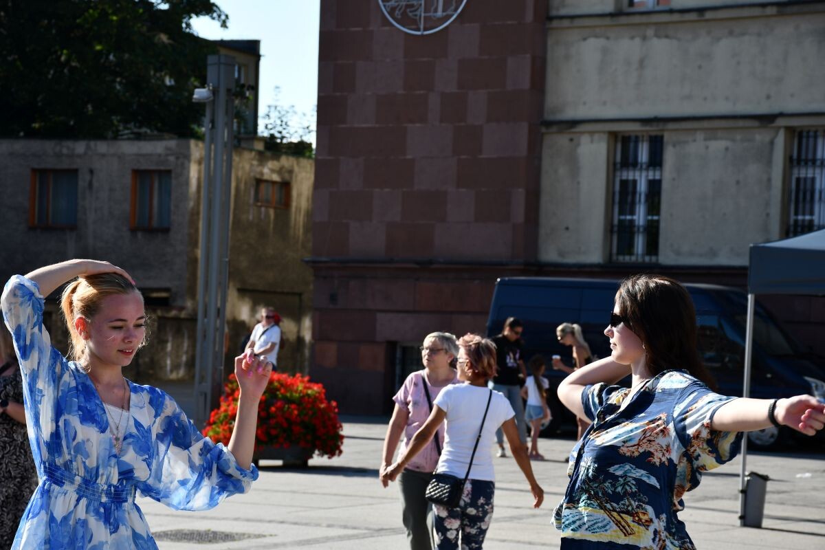 W niedzielne popołudnie, 29 czerwca na rudzkim rynku w dzielnicy Nowy Bytom odbyła się wyjątkowa taneczna zabawa!
