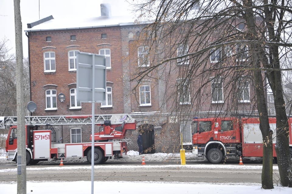 Dzisiaj, 8 lutego, przed południem rudzcy strażacy zostali wezwani na ulicę 1 Maja 360 w Czarnym Lesie, gdzie zapaliła się sadza w jednym z kominów.