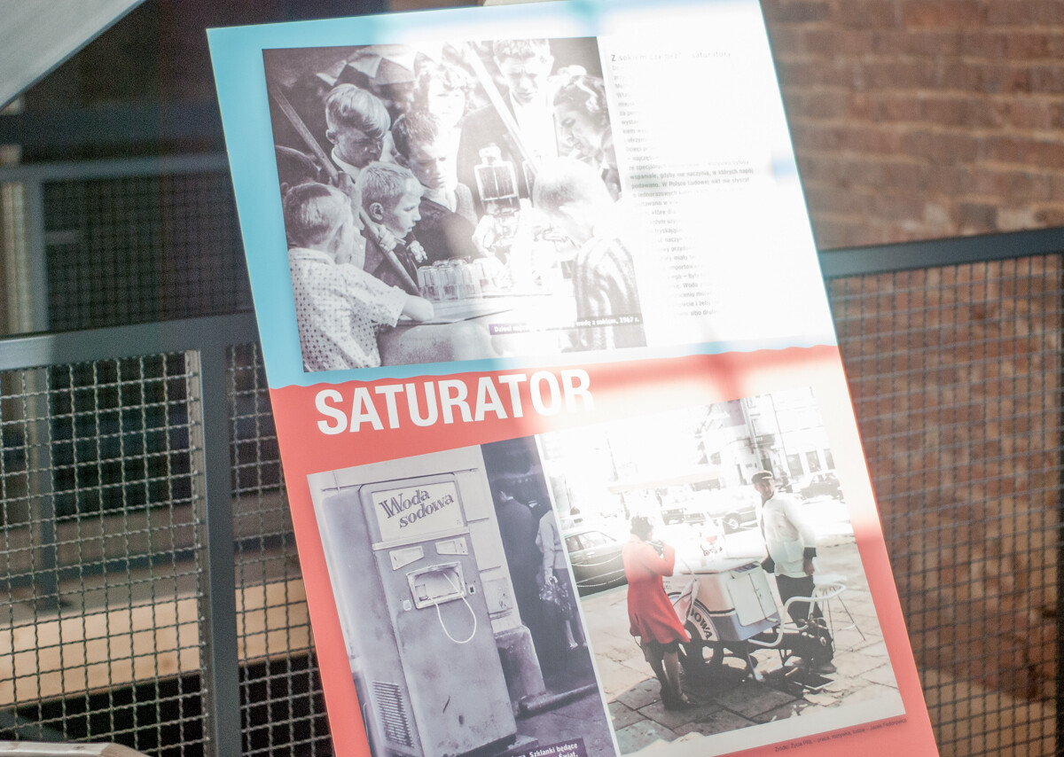 Działo się, oj działo w sobotę w Muzeum PRL-u. Udało nam się dotrzeć w godzinach popołudniowych, aby sfotografować ich ekspozycję oraz świetny zlot zabytkowych samochodów.