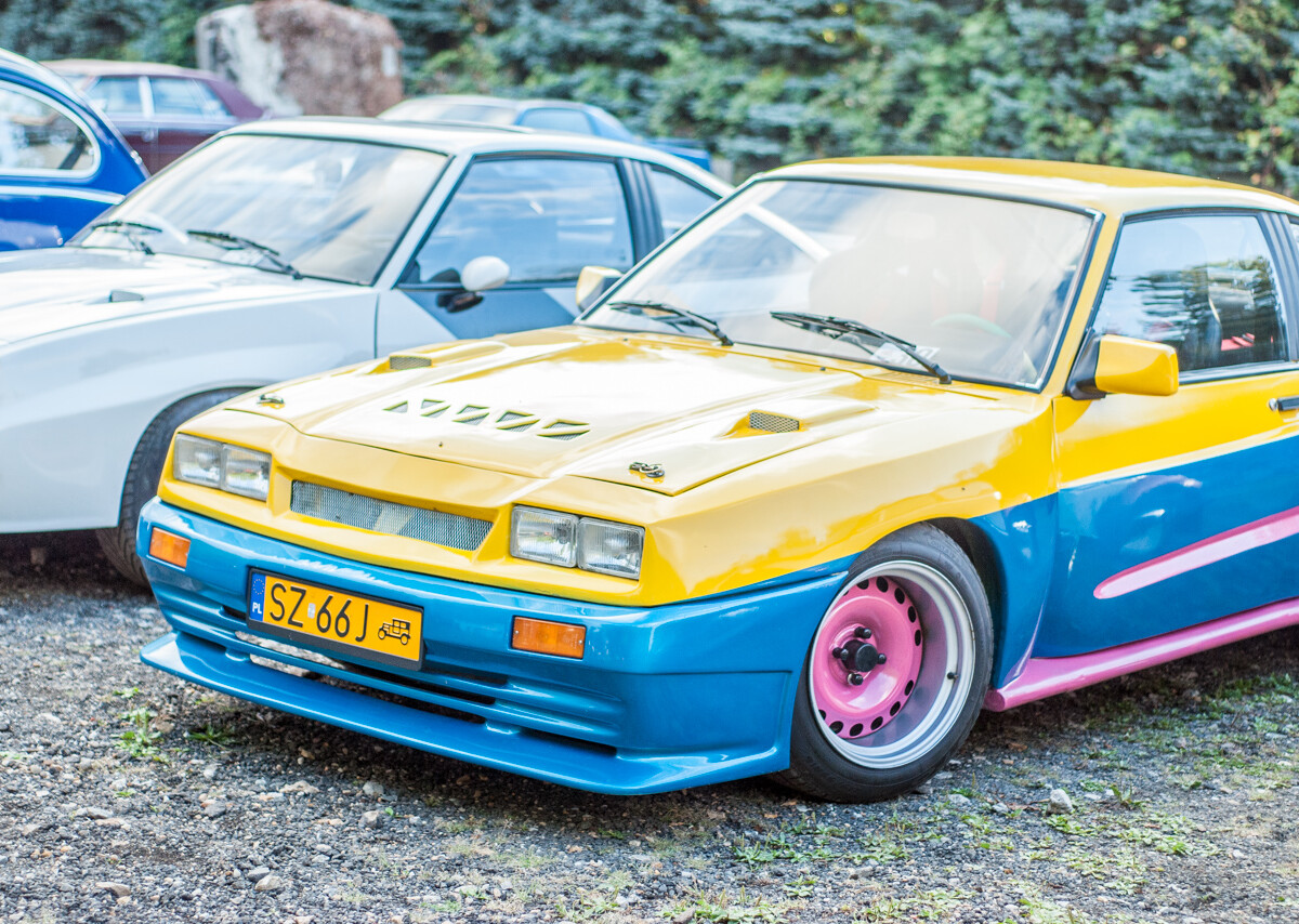 Działo się, oj działo w sobotę w Muzeum PRL-u. Udało nam się dotrzeć w godzinach popołudniowych, aby sfotografować ich ekspozycję oraz świetny zlot zabytkowych samochodów.