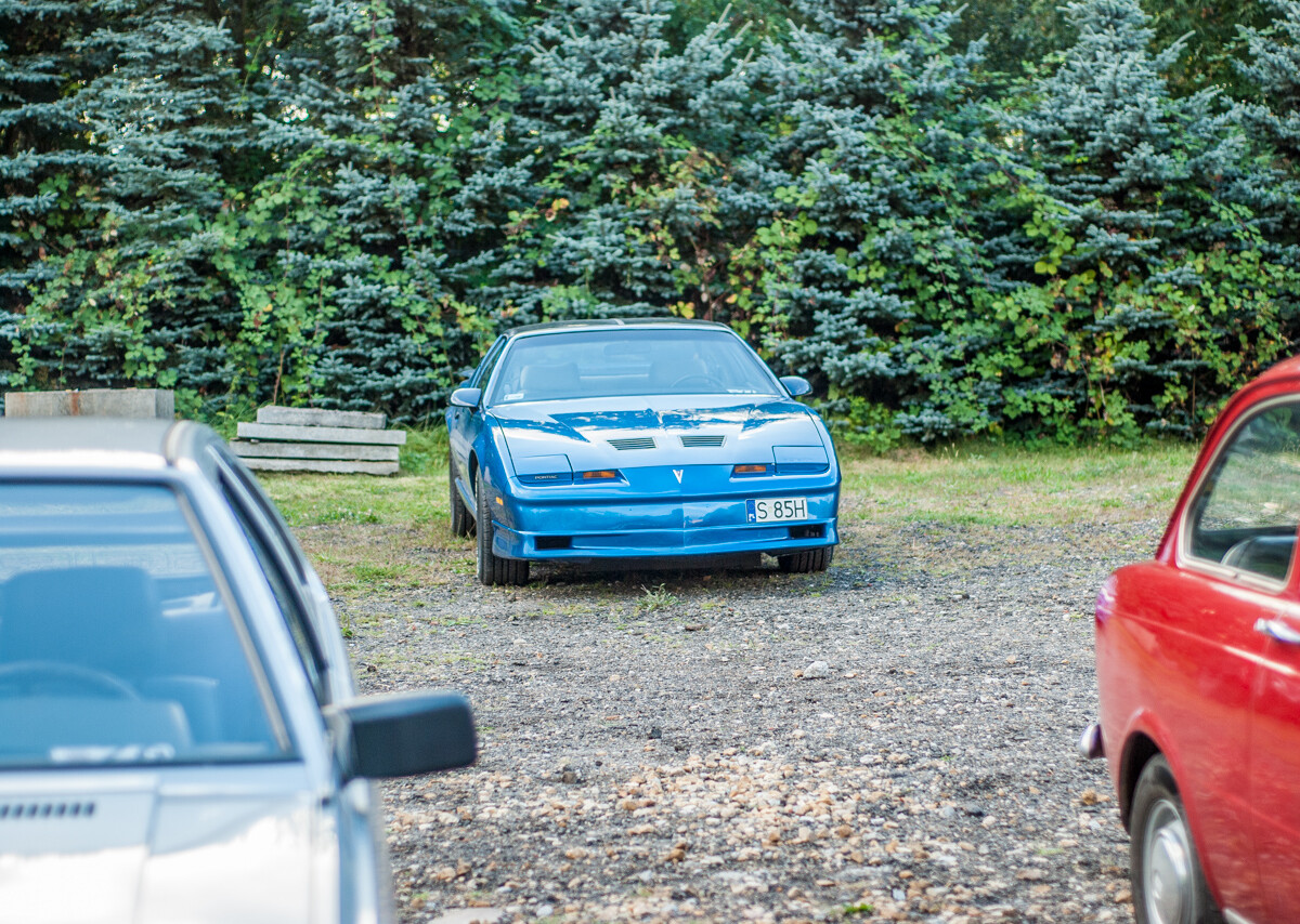 Działo się, oj działo w sobotę w Muzeum PRL-u. Udało nam się dotrzeć w godzinach popołudniowych, aby sfotografować ich ekspozycję oraz świetny zlot zabytkowych samochodów.