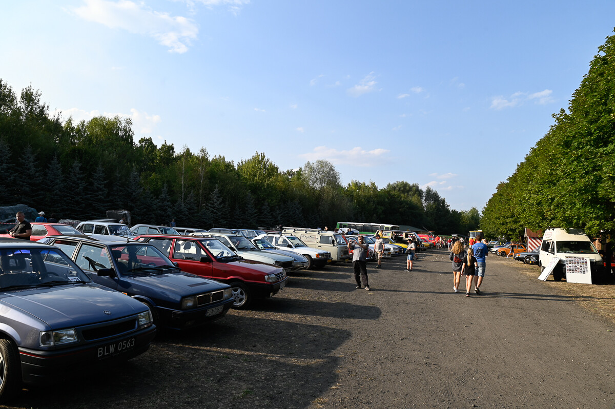 7 września w Muzeum Historii Polski Ludowej odbyła się impreza z okazji końca lata, połączona ze zlotem pojazdów minionej epoki. / fot. Magdalena Ruda