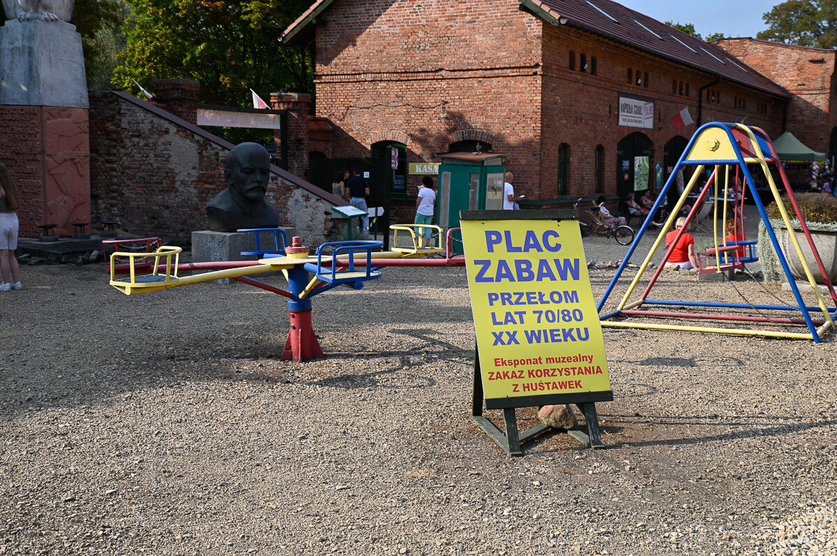 7 września w Muzeum Historii Polski Ludowej odbyła się impreza z okazji końca lata, połączona ze zlotem pojazdów minionej epoki. / fot. Magdalena Ruda