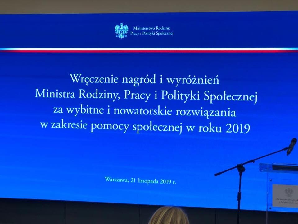 Pracownicy Ośrodka Pomocy Społecznej w Rudzie Śląskiej wyróżnieni przez Ministra Rodziny, Pracy i Polityki Społecznej! Dyrektor Krystian Morys, a także Urszula Cłapka i Fabian Szajor otrzymali list gratulacyjny za wybitne, nowatorskie rozwiązania w zakresie pomocy społecznej w roku 2019.