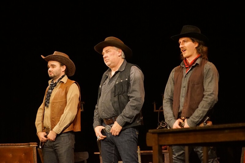 Premiera sztuki pt. "Szeryf z Fryn City" w Miejskim Centrum Kultury im. Henryka Bisty