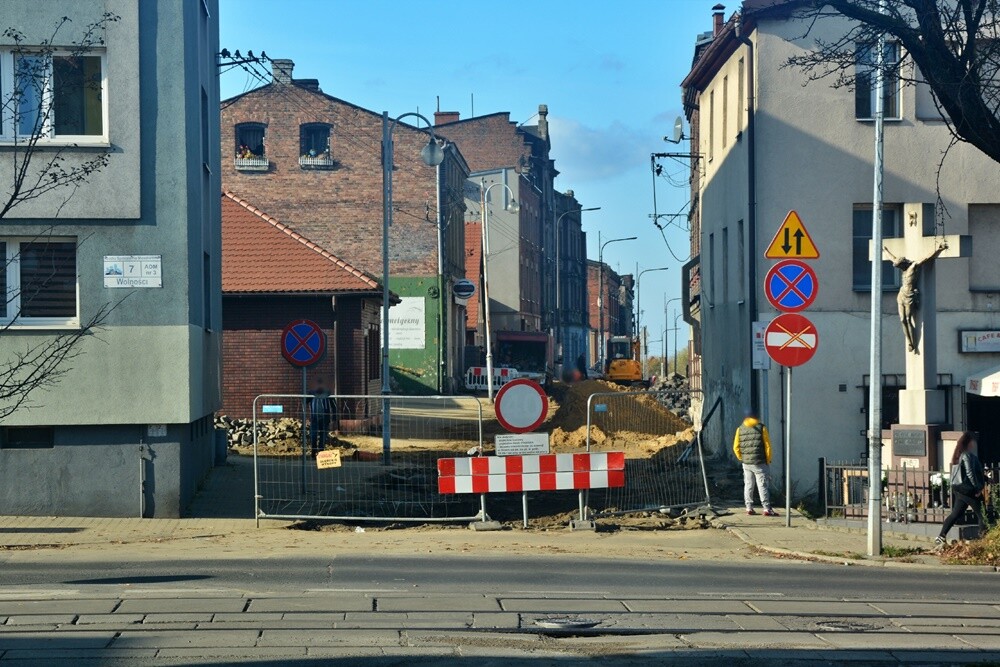 Od jesieni ubiegłego roku trwa modernizacja ul. Janasa w dzielnicy Ruda. Aktualnie trwa przebudowa kanalizacji na ostatnim fragmencie tej ulicy. Na jakim etapie są prace?

fot. Jacek Knapik
