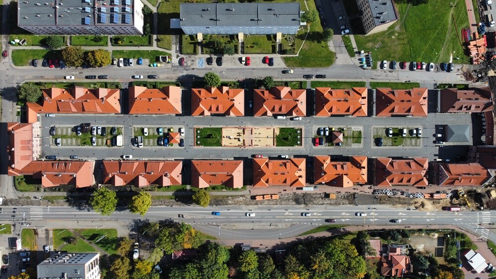 5 września ruszyła przebudowa ul. Wolności w  Rudzie Śląskiej – Rudzie. Główne prace aktualnie toczą się na skrzyżowaniu ul. Wolności, Zabrzańskiej i 1 Maja, które jest przebudowywane, a w jego miejscu powstaje rondo. Zobaczcie, jak wygląda postęp prac. 

fot. Marek Buczyński