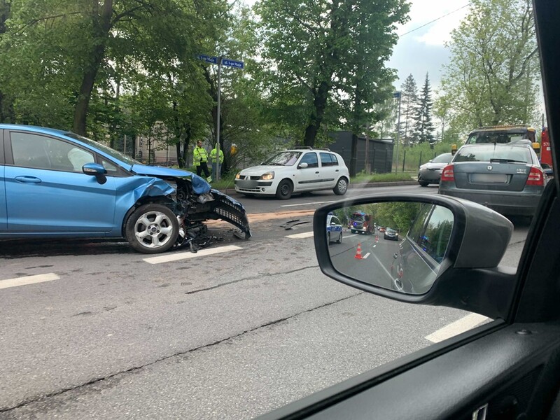 Przed przejazdem kolejowym w Rudzie Śląskiej doszło do kolizji