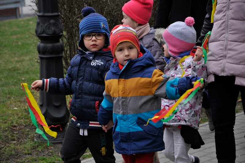 Przedszkolaki pożegnały dzisiaj zimę i powitały nową porę roku