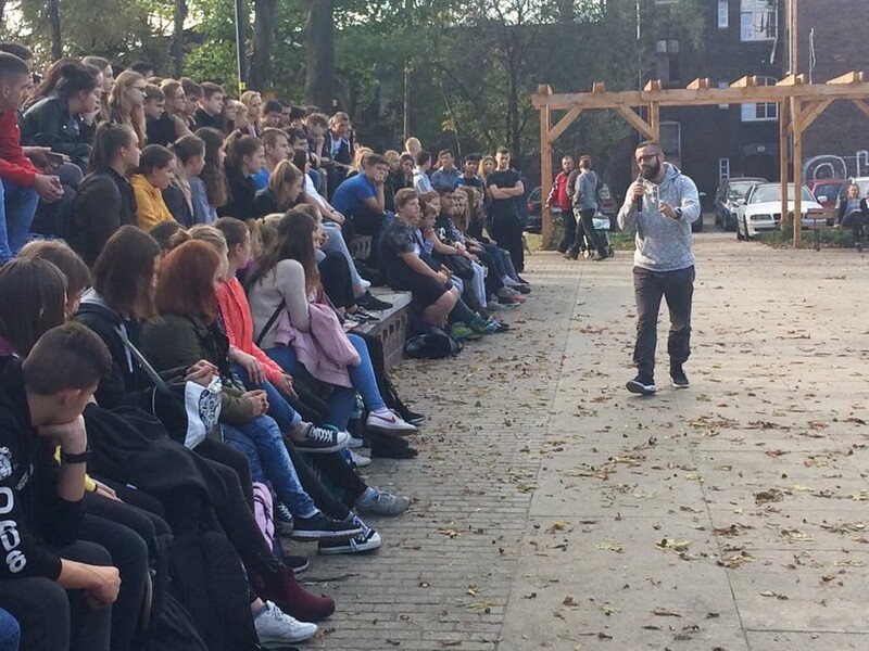 Rap Pedagogia na rynku w Orzegowie