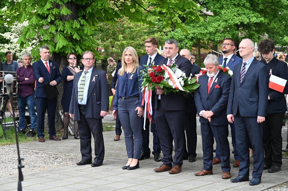 W Kochłowicach odbyły się dziś uroczystości upamiętniające kolejną rocznicę uchwalenia Konstytucji 3 Maja oraz wybuch III Powstania Śląskiego. / fot. UM Ruda Śląska