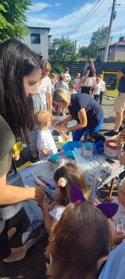 W Miejskim Przedszkolu nr 25 zorganizowano wyjątkowy festyn rodzinny z okazji Dnia Matki i Ojca