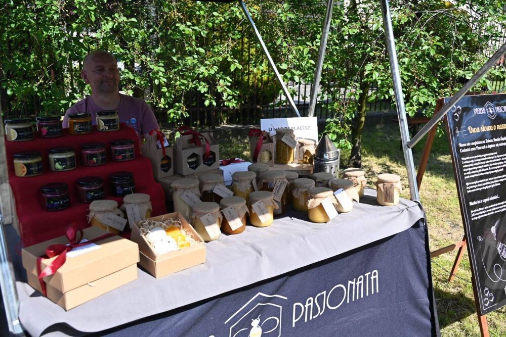 Zapach świeżego chleba i mnóstwo radości – za nami rodzinny piknik przy piekaroku!/fot. FB Michał Pierończyk