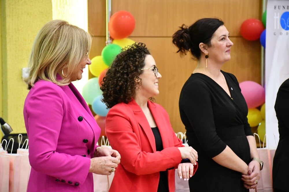 "Różowe Skrzyneczki" w rudzkich szkołach – walka z tabu menstruacyjnym